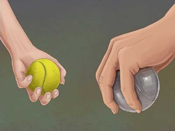 Bài tập cổ tay với bóng tennis