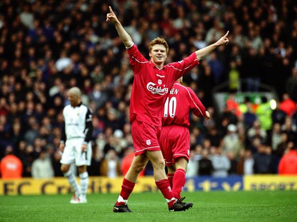 Khám phá những hậu vệ xuất sắc từng chơi cho Liverpool
