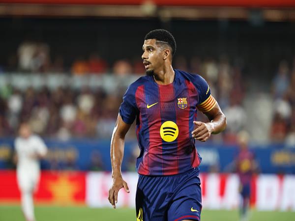 Chuyển nhượng Liverpool: Kế hoạch Ronald Araujo thay Konate
