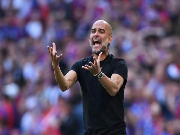 Huấn luyện viên Pep Guardiola