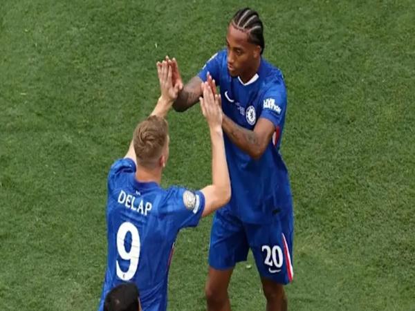 Chelsea có nhiều phương án tăng cường hàng thủ