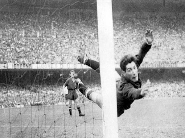 Thủ môn Antoni Ramallets